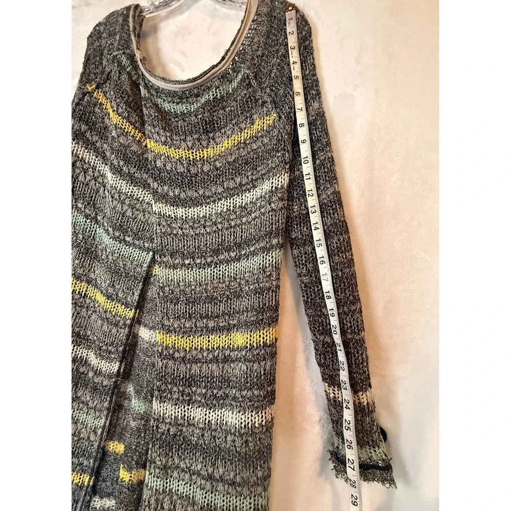 Free People Tunic Sweater Womens M Gray Striped Open Back Distressed EUC Boho
